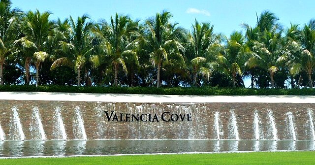 Valencia Cove